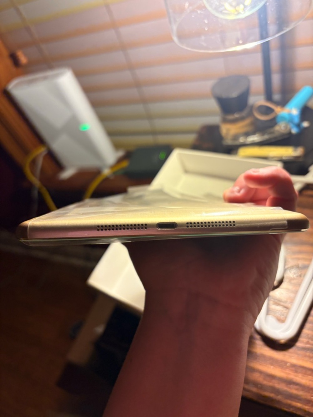 Apple iPad mini 3 - Gold - Picture 5 of 8